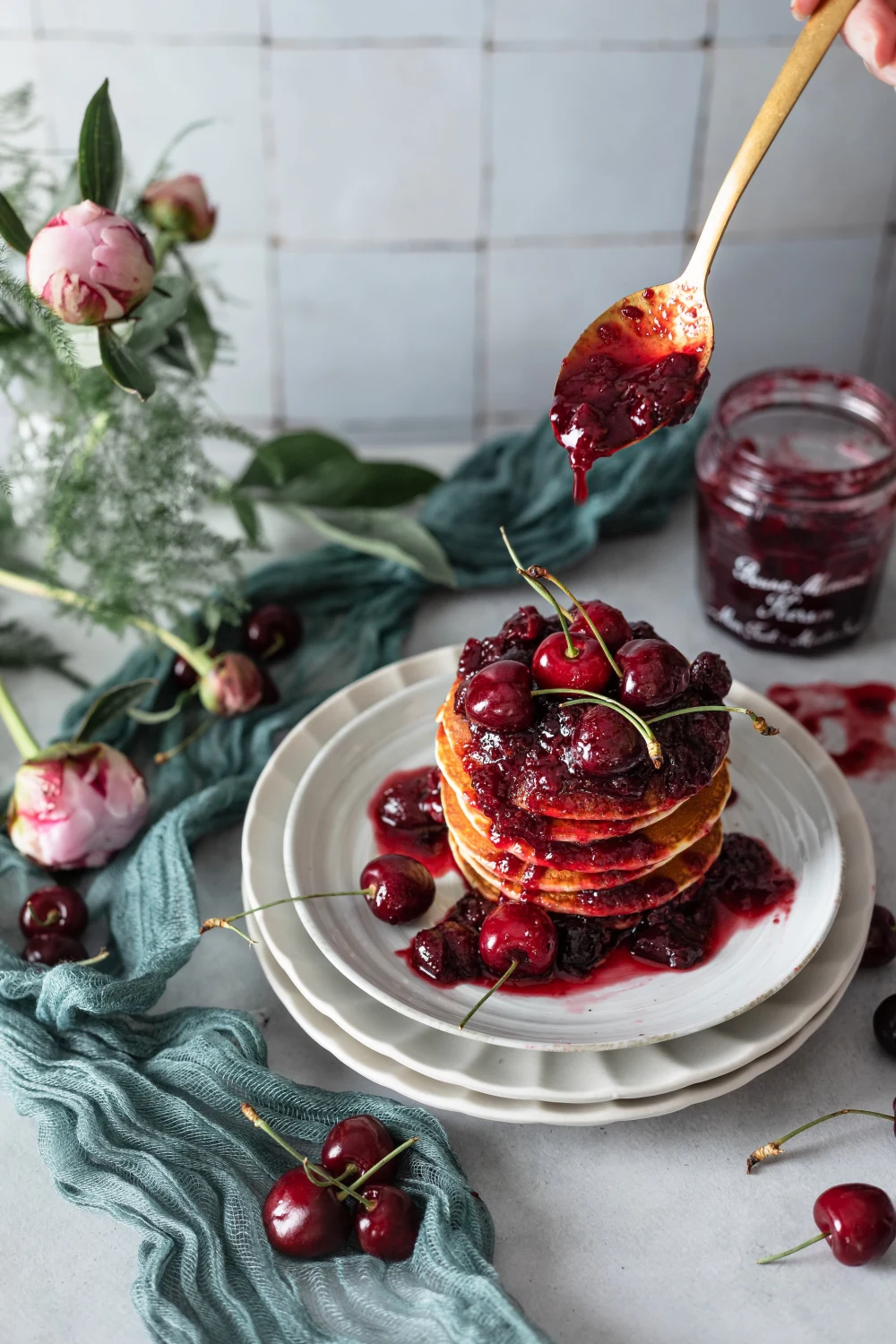 Quick & Easy Chocolate Cake with Berries