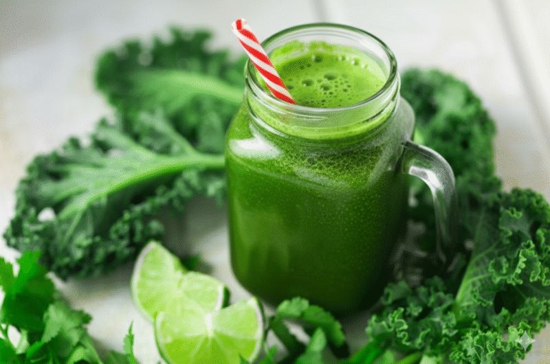 O Único Suco Detox Confiável do Mundo: Água, Couve e Limão